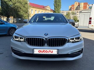 2017 BMW 5 серии 530i xDrive VII (G30/G31/G38), белый, 8000000 рублей, вид 2
