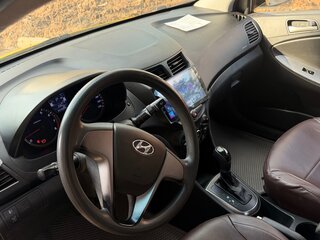 2016 Hyundai Solaris I Рестайлинг, жёлтый, 595000 рублей, вид 5