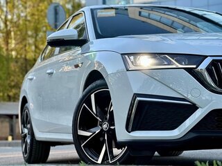 2022 Skoda Octavia IV (A8), белый, 2330000 рублей, вид 2