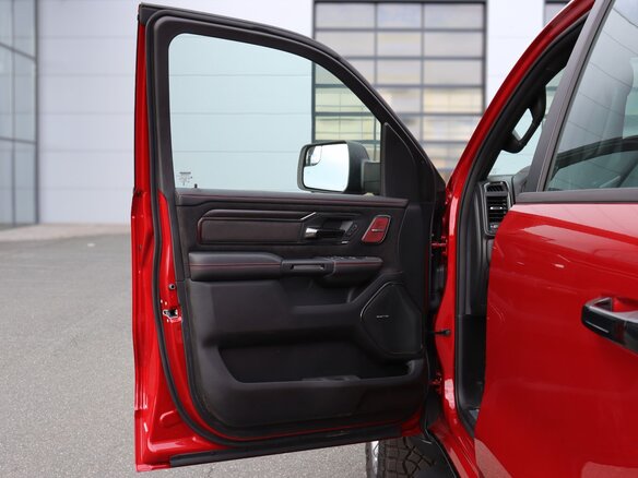 2026 Ram 1500 RHO V Рестайлинг, красный, 13490000 рублей - вид 19