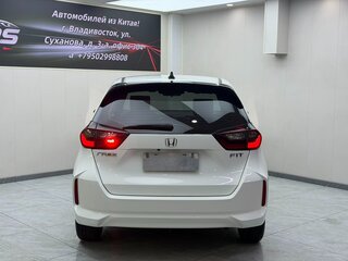 2022 Honda Fit IV, белый, 1430000 рублей, вид 5