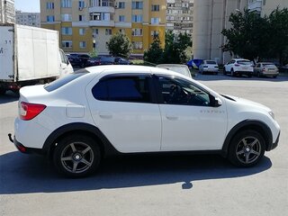 2020 Renault Logan Stepway II Рестайлинг, белый, 950000 рублей, вид 2