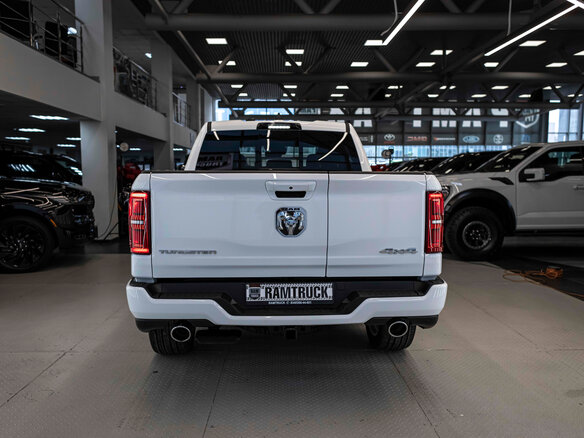 2026 Ram 1500 Crew Cab V Рестайлинг, белый - вид 6