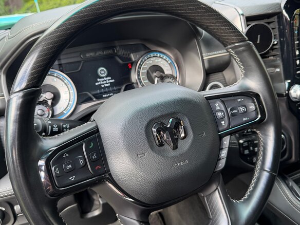 2021 Ram 1500 Crew Cab eTorque V, серый, 7500000 рублей - вид 8