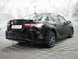 2021 Toyota Camry VIII (XV70) Рестайлинг, чёрный, 2818000 рублей, вид 5