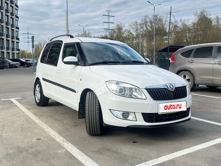 2013 Skoda Roomster I Рестайлинг, белый, 920000 рублей, вид 4