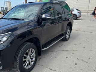 2017 Toyota Land Cruiser Prado 150 Series Рестайлинг 2, чёрный, 4980000 рублей, вид 4