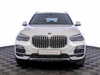 2018 BMW X5 30d IV (G05/G18), белый, 6100000 рублей, вид 2