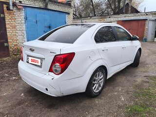 2014 Chevrolet Aveo II, белый, 620000 рублей, вид 3