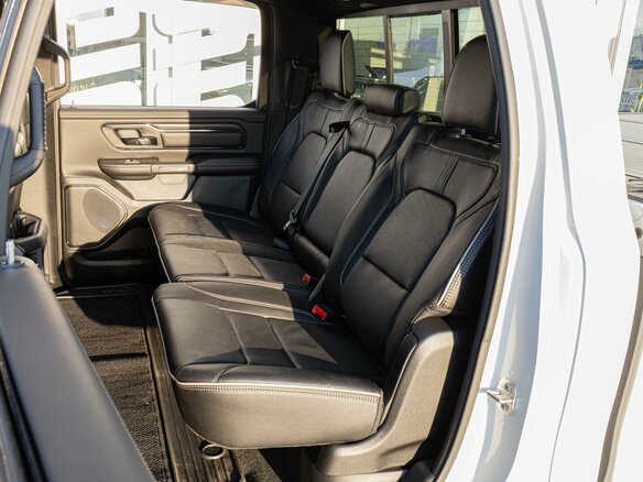 2022 Ram 1500 Crew Cab V, белый, 7950000 рублей - вид 10