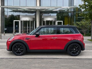 2022 Mini Hatch Cooper III (F55/F56) Рестайлинг 2, красный, 2795000 рублей, вид 2