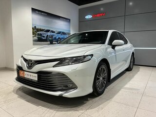 2021 Toyota Camry VIII (XV70), белый, 2360000 рублей, вид 2