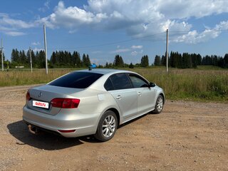 2014 Volkswagen Jetta VI Рестайлинг, серебристый, 580000 рублей, вид 4
