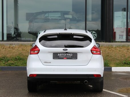 2018 Ford Focus III Рестайлинг, белый, 1040000 рублей, вид 5