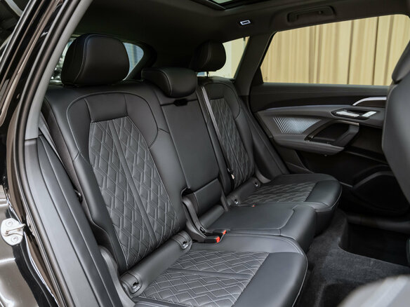 2026 Audi Q5 L III (GU), чёрный - вид 19
