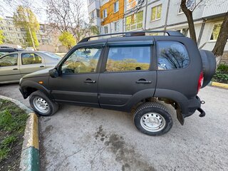 2009 Chevrolet Niva I Рестайлинг, чёрный, 410000 рублей, вид 5
