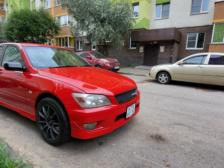 2000 Toyota Altezza, красный, 950000 рублей, вид 3
