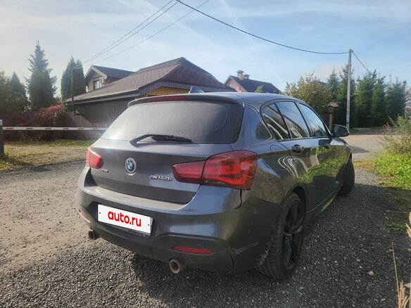 2019 BMW 1 серии M140i xDrive II (F20/F21) Рестайлинг 2, серый, 4245000 рублей - вид 3