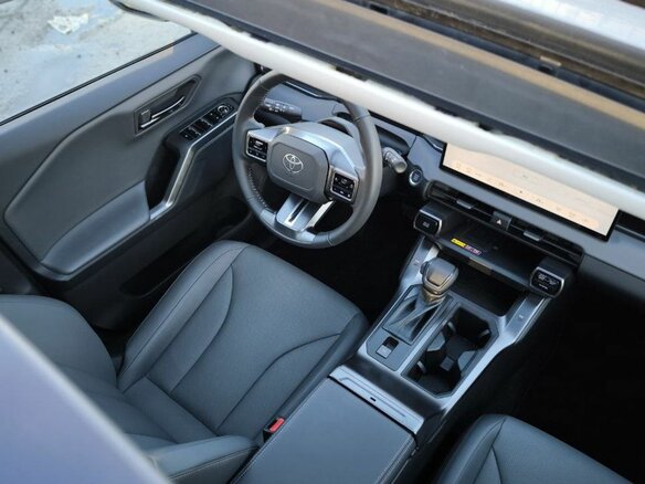 2026 Toyota RAV4 VI (XA60), белый, 4440000 рублей - вид 14