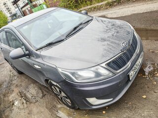 2014 Kia Rio 4-speed III, серый, 729000 рублей, вид 3