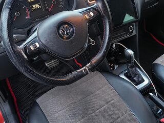 2017 Volkswagen Polo V Рестайлинг, красный, 1100000 рублей, вид 5