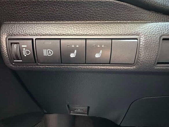 2022 Toyota Levin XII (E210) Рестайлинг, белый, 1550000 рублей - вид 19