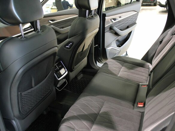 2026 Geely Monjaro I Рестайлинг, серый, 4954990 рублей - вид 13