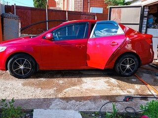 2013 Kia Cerato 6-speed II, красный, 645000 рублей, вид 3