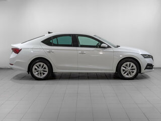2020 Skoda Octavia IV (A8), белый, 2095000 рублей, вид 4