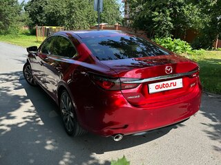 2019 Mazda 6 III (GJ) Рестайлинг 2, красный, 2400000 рублей, вид 4