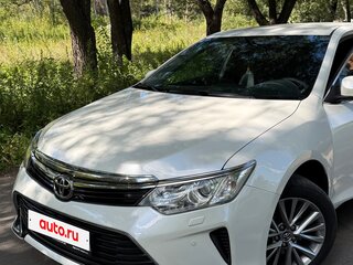 2016 Toyota Camry VII (XV50) Рестайлинг, белый, 2250000 рублей, вид 3