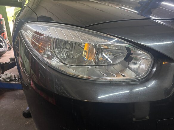 2010 Renault Fluence I, чёрный - вид 4