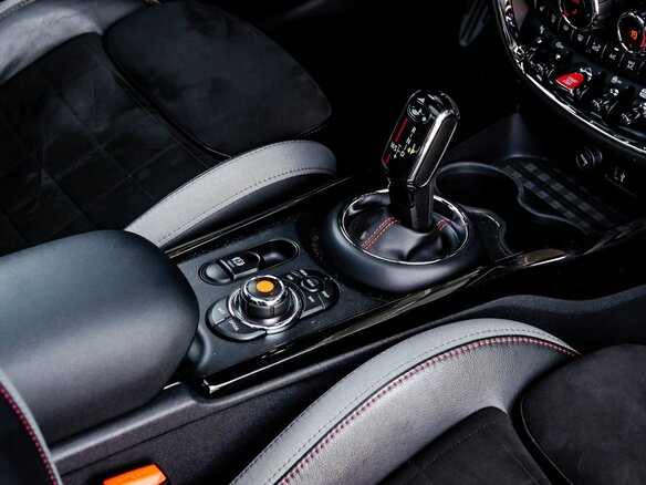 2020 Mini Clubman JCW John Cooper Works II Рестайлинг, зелёный, 3100000 рублей - вид 25