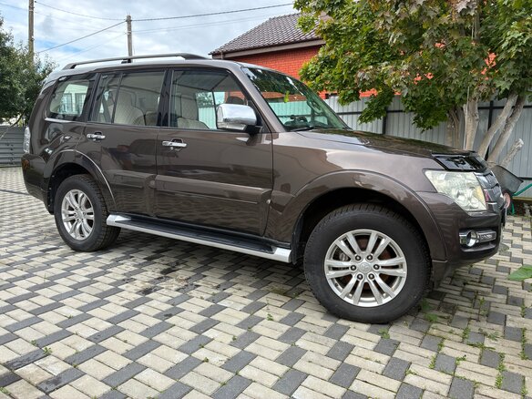 2017 Mitsubishi Pajero IV Рестайлинг 2, коричневый, 3300000 рублей - вид 2