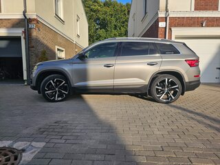 2020 Skoda Kodiaq I, серебристый, 3050000 рублей, вид 1