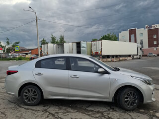 2019 Kia Rio IV, серый, 1100000 рублей, вид 3