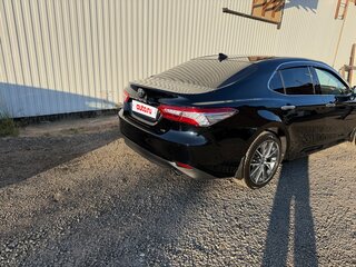 2021 Toyota Camry VIII (XV70) Рестайлинг, чёрный, 3670000 рублей, вид 2