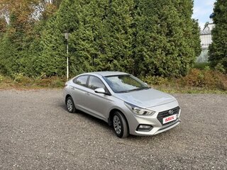 2017 Hyundai Solaris II, серебристый, 890000 рублей, вид 1
