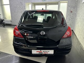 2011 Nissan Tiida I Рестайлинг, чёрный, 785000 рублей, вид 4