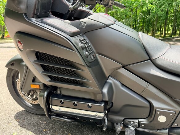 2015 Honda GL 1800 Gold Wing, чёрный, 1300000 рублей - вид 10