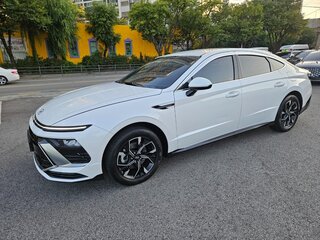 2023 Hyundai Sonata VIII (DN8) Рестайлинг, белый, 2250000 рублей, вид 1