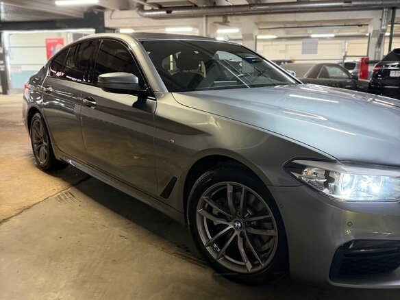 2018 BMW 5 серии 520d xDrive VII (G30/G31/G38), серый - вид 2