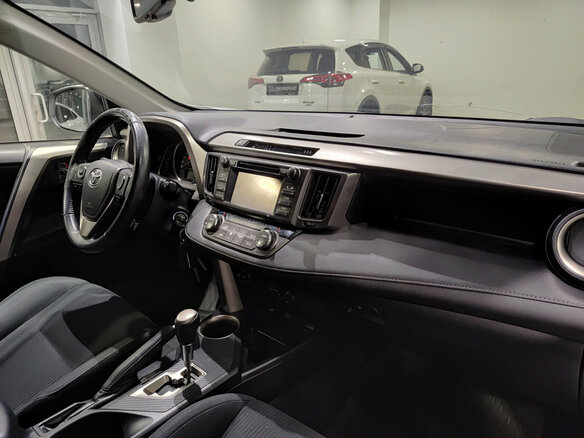 2013 Toyota RAV4 IV (XA40), белый - вид 10
