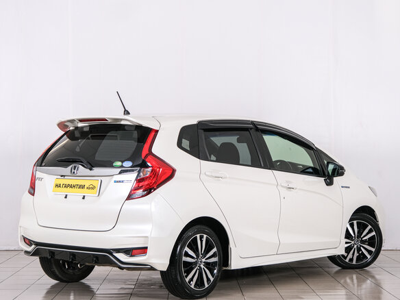 2017 Honda Fit III Рестайлинг, белый - вид 5