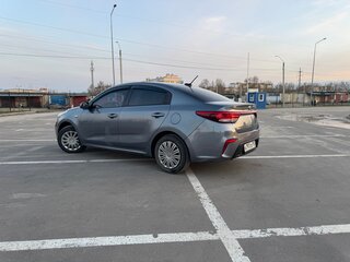 2018 Kia Rio IV, серый, 1200000 рублей, вид 5