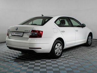 2017 Skoda Octavia III (A7) Рестайлинг, белый, 1099000 рублей, вид 5