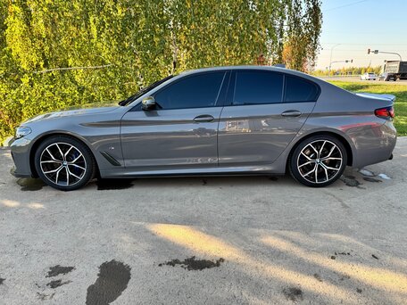 2022 BMW 5 серии 530i VII (G30/G31/G38) Рестайлинг, серый, 5200000 рублей, вид 4