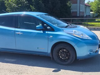 2014 Nissan Leaf (EM57) I (ZE0/AZE0), голубой, 1150000 рублей, вид 3