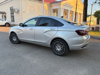 2024 Lada (ВАЗ) Vesta I Рестайлинг (NG), серебристый, 1400000 рублей, вид 4