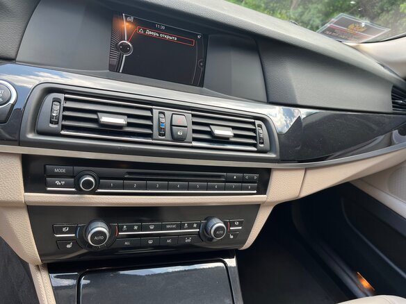 2012 BMW 5 серии 520i VI (F10/F11/F07), синий, 1600000 рублей - вид 12